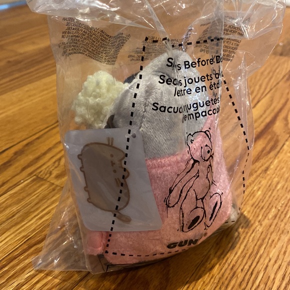 Pusheen CULTUREFLY Plush - Picture 4 of 6